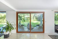 Hebe-Schiebe-Tür Holz mit Blick auf Terrasse